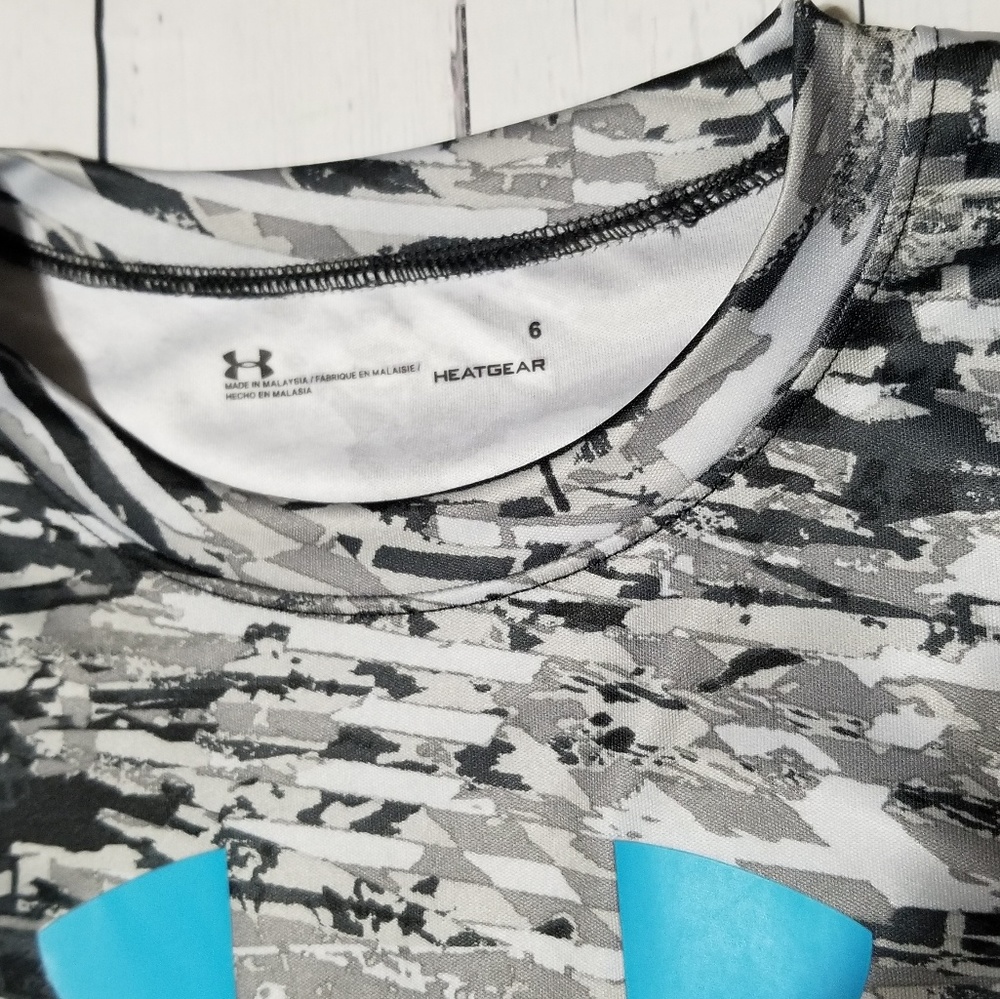 UNDER ARMOUR Heat Gear Boy's Youth Shirt - Picture 3 of 6